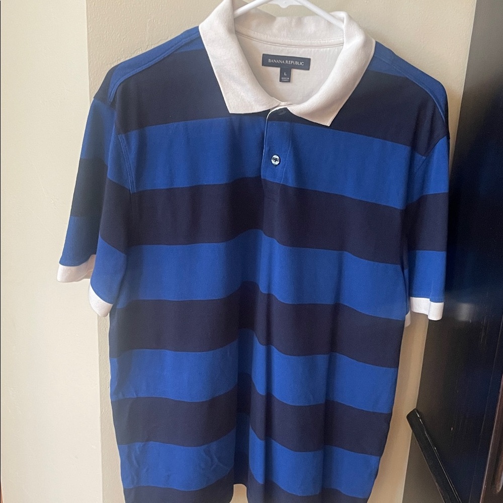 Banana Republic Men's Polo with Blue and Navy Stripes, Large